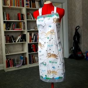 Adjustable Cat Apron